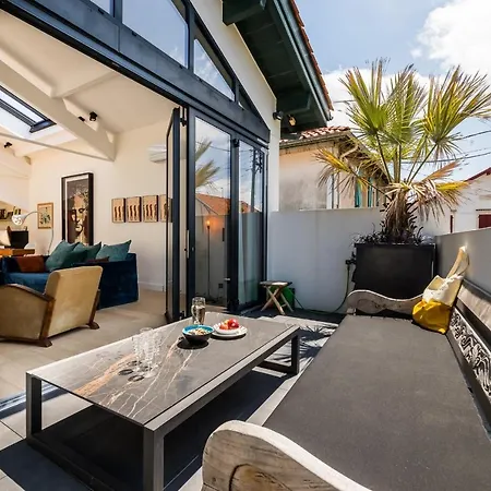 Vakantiehuis Factory Townhouse Biarritz Beach And Parking Within Walking Distance Biarritz