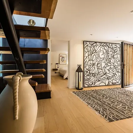 Factory Townhouse Biarritz Beach And Parking Within Walking Distance Vakantiehuis